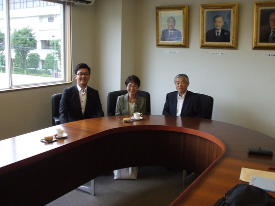 *左から梶原高知県連幹事長、安田鳥取県連幹事長、福田島根県連幹事長